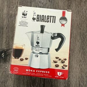 Moka Express: Iconic Stovetop Espresso Maker (silver, brand new)